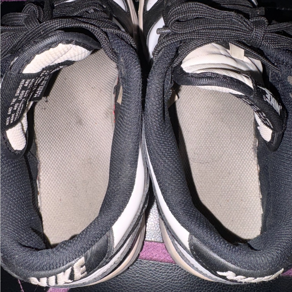 Nike Women's Black and White Athletic Sneakers